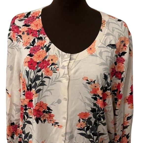 Talbots Woman’s Petites Floral  Cream Cotton Blend Sweater Cardigan Size 3XP - Picture 3 of 10